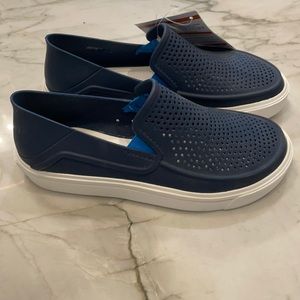 Boys Kids Crocs CitiLane Roma size 2 juniors 2